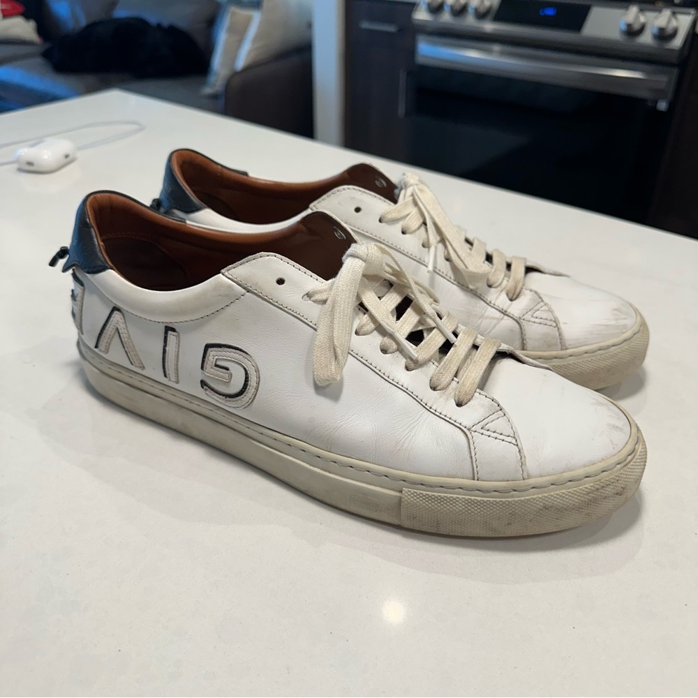 Givenchy Urban Street Low Men's Sneakers - Upside Down Logo - White - Size 43
